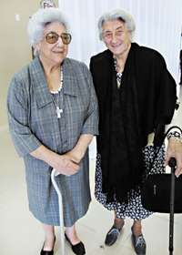 As irmãs Bertha Maria Caleiro Guimarães e Maria Antonieta (Mariúcha) Caleiro Palma empreenderam longa viagem (de carro) no sábado
